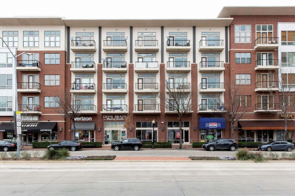 3 Story Apartment Near Me 2024