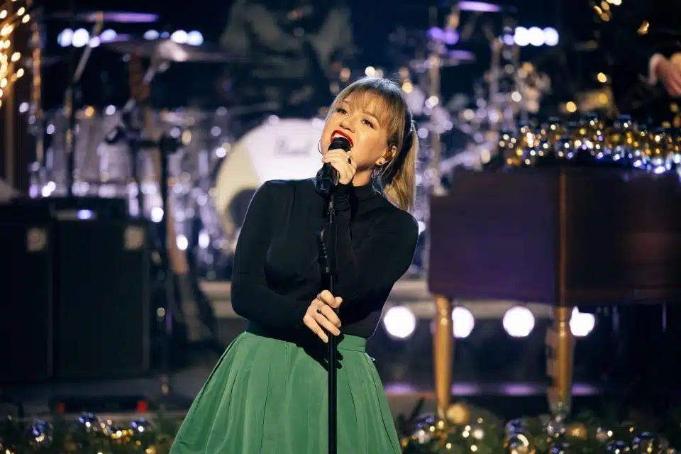 Kelly Clarkson's weight loss and her message to fans