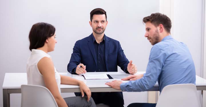 Divorce lawyer mediation help