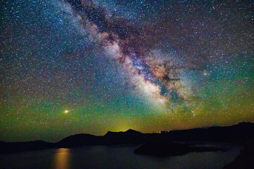 What is the best way to watch the lunar eclipse in October 2024?