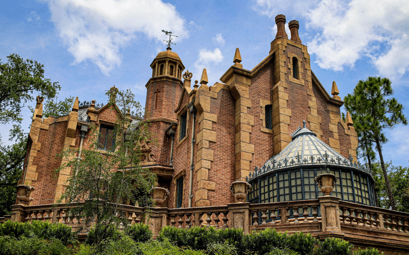 Haunted Mansion Disney October 2024 for kids
