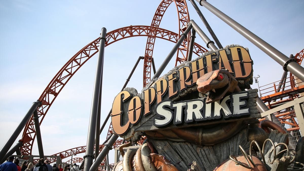 When does the Halloween event at Carowinds end in 2024