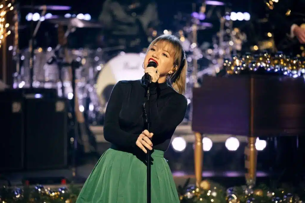 Kelly Clarkson's weight loss and the importance of self-love