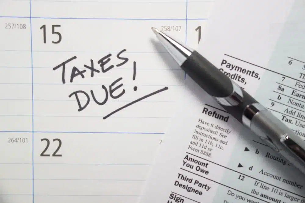 Tax irs extends deadline