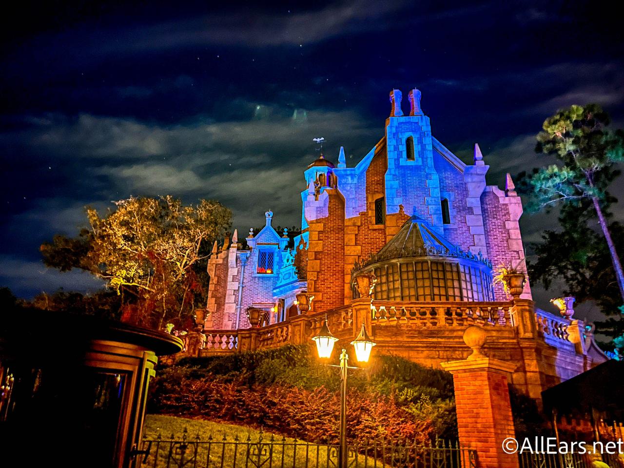 Haunted Mansion Disney October 2024 nighttime spectacular